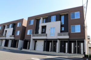 【入居率UPの秘訣】アパート外壁塗装は「おしゃれな色」を選ぶ！人気色と外観デザインの鉄則