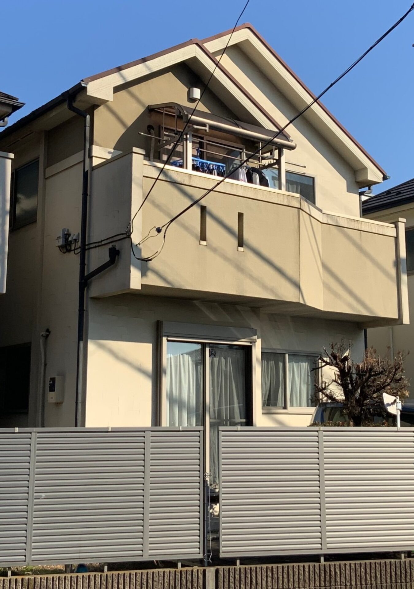 世田谷区　外壁屋根塗装施工事例　施工前