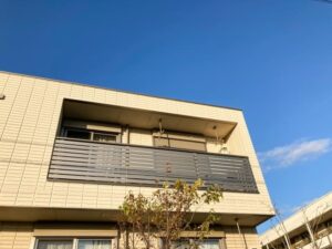 アパートの外壁塗装は何年周期がベスト？塗り替えの目安と資産価値を守るポイント